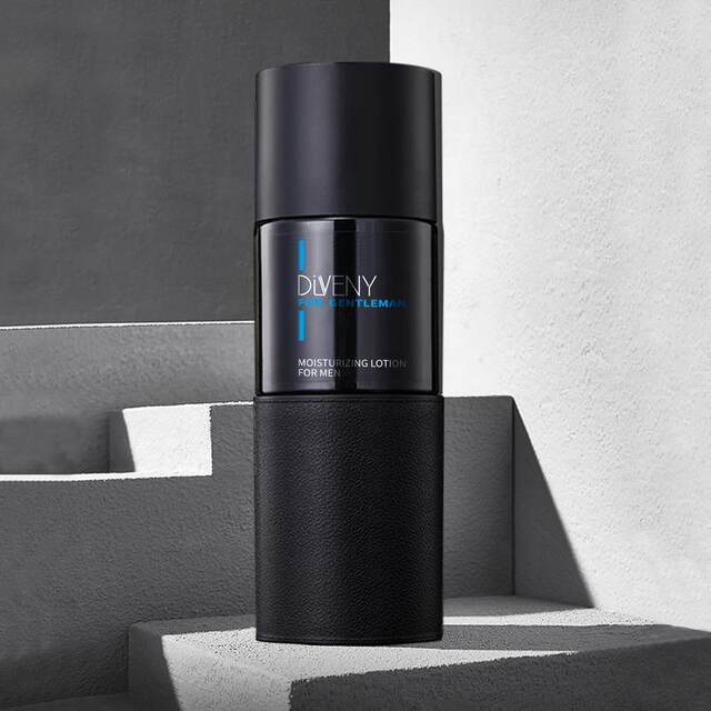 Diwenni men's toner is hydrating, highly moisturizing, regulating water and oil, improving dryness, roughness, refreshing and oil-controlling body lotion