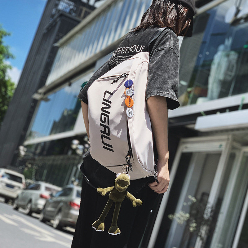 胸包潮牌ins休闲男士大容量斜挎包 尼麦男士包袋