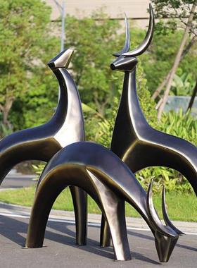玻璃钢鹿雕塑摆件售楼处户外园林草坪仿铜抽象几何梅花鹿景观小品