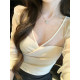 JustQin niche line sense 2025 ໃຫມ່ພາກຮຽນ spring ແລະ summer ເສື້ອ V-neck sexy tops slim ສໍາລັບແມ່ຍິງ