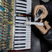 Accordion Maintenance Special Glue Violin Key Black & White Buttons Bellows Wood Frame Bonded Gadget manufacturer offers