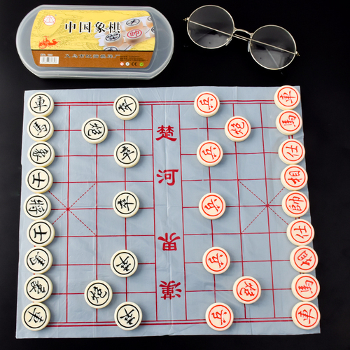 中国象棋实心麻将材质儿童初学家用便携式实木棋子小学生礼品奖品
