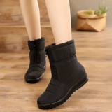 Черные утепленные удерживающие тепло универсальные комфортные зимние короткие сапоги для матери, мягкая подошва