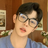 Черные бокалы для мужчин Супер светло -квадратная квадратная миопия может быть доступна, большое лицо, черный плоский световой рам