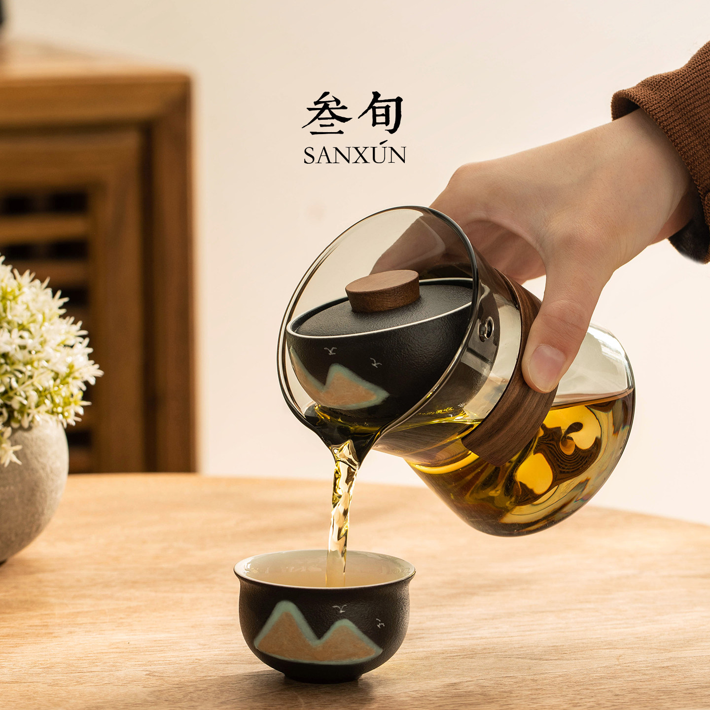 Portable outdoor teapot specially designed for brewing small green mandarin oranges