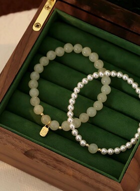 极细珍珠手链女士设计感精致高级感轻奢时尚风送闺蜜礼物白色手串