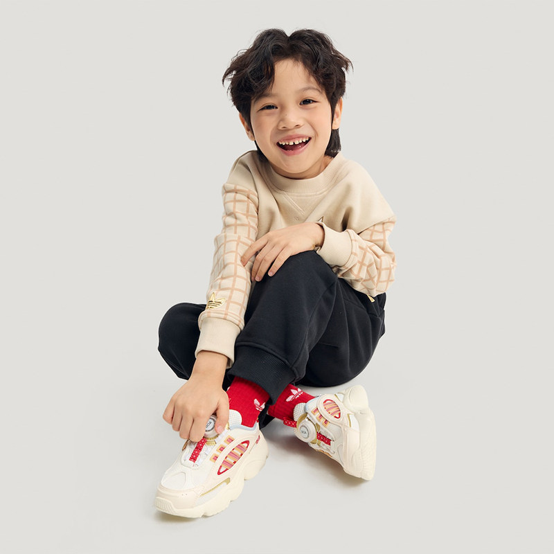 【自营】阿迪达斯新年款迪士尼联名儿童鞋旋钮扣运动老爹鞋KK4470,淘宝优惠券,粉丝福利购,淘宝优惠卷