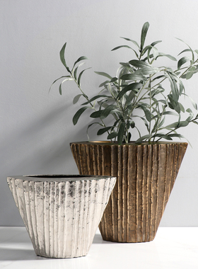 金属银色公牛摆件样板房酒店民宿家居博古架软装饰品摆设干花花器