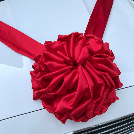Big red flower ball wedding car 4s shop new car wedding