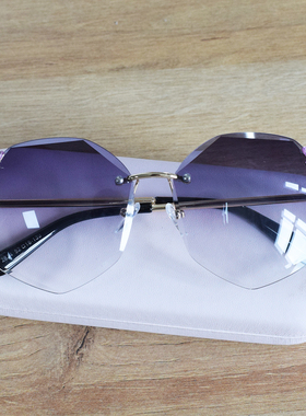 大脸蝴蝶镶钻渐变无框女方太阳镜