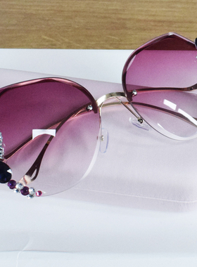 无框镶钻蝴蝶渐进太阳镜女圆脸大脸显瘦韩版墨镜ins高级感