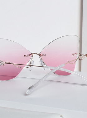 蝴蝶形状渐进镜片可配近视