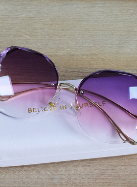 2021年新款渐变镶钻无边框太阳镜女圆脸 原创设计手工墨镜