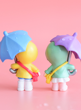 看撑伞的小女孩公仔玩具