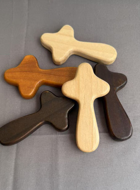 实木家居装饰品咖啡色