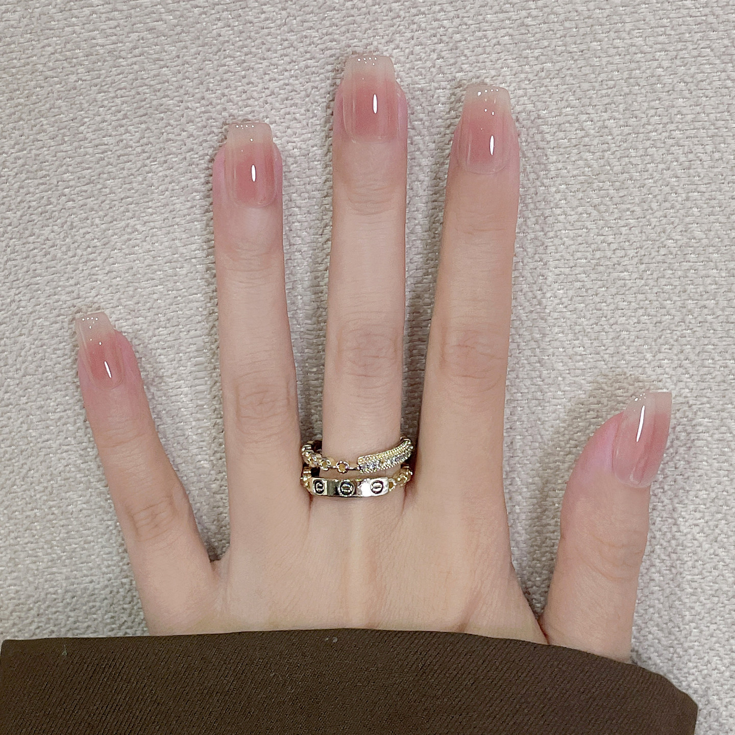 纯手工穿戴甲短款2026新款高级感拍婚纱照绝美裸色显白美甲西西娅,淘宝优惠券,粉丝福利购,淘宝优惠卷