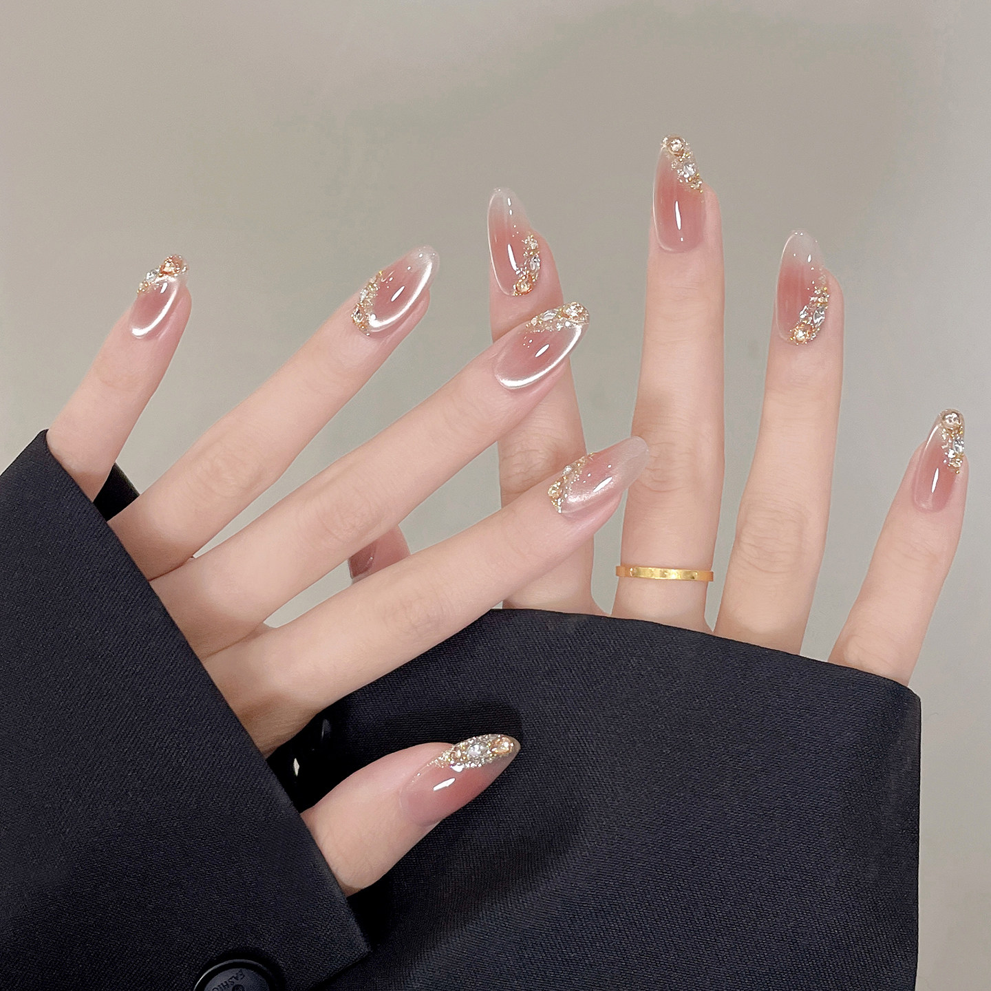 手工穿戴甲2026新款高级感轻奢闪钻裸粉色猫眼中长款甲片鎏金粉雾,淘宝优惠券,粉丝福利购,淘宝优惠卷