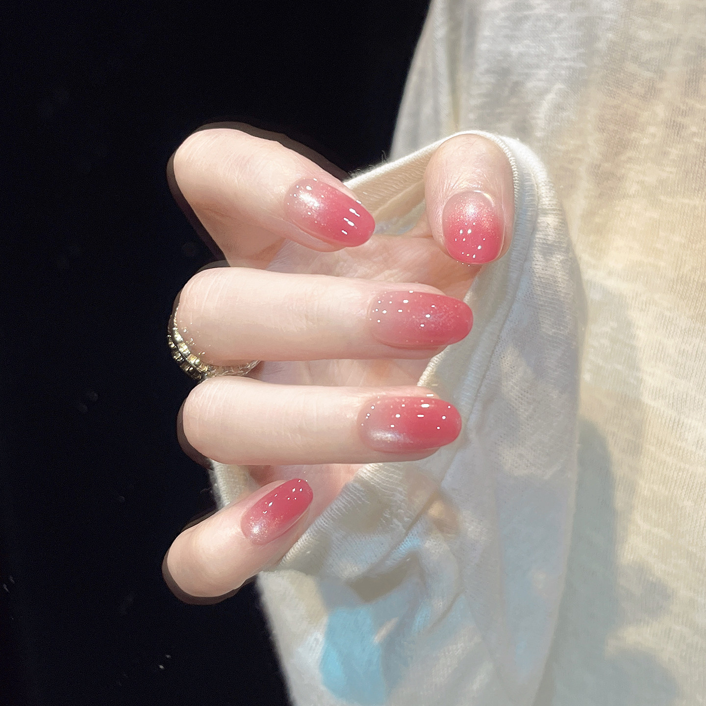 穿戴美甲短款玫红色渐变显白猫眼2026新款高级感指甲贴片玫意千浔,淘宝优惠券,粉丝福利购,淘宝优惠卷