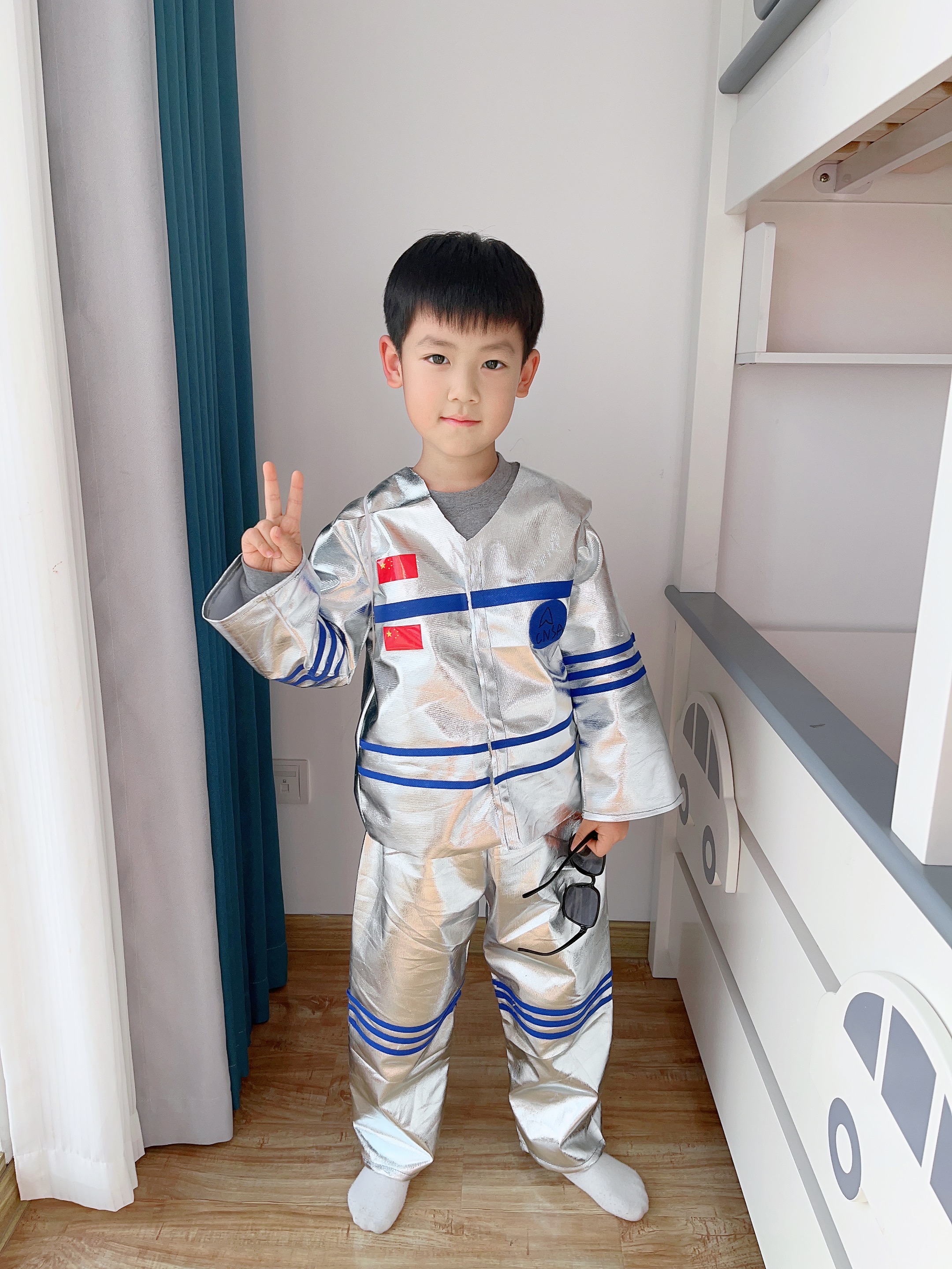 儿童环保时装秀服装幼儿园亲子走秀太空服装手工diy创意环保衣服 - 图2