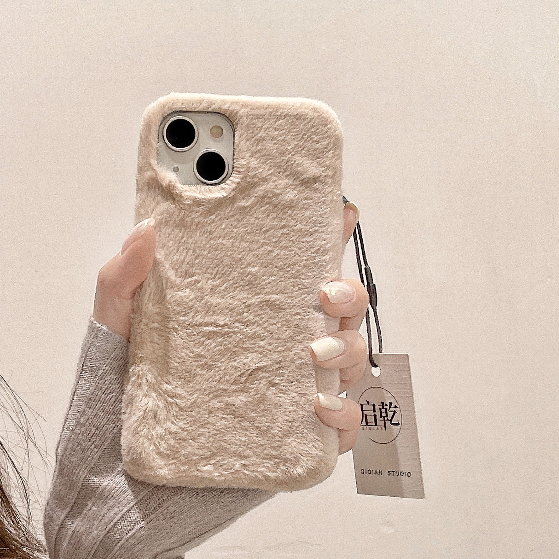 启乾 毛绒简约纯色iPhone15手机壳适用苹果14/13promax软壳12/11少女心xsmax新款xr粉色78plus绒布毛茸茸秋冬