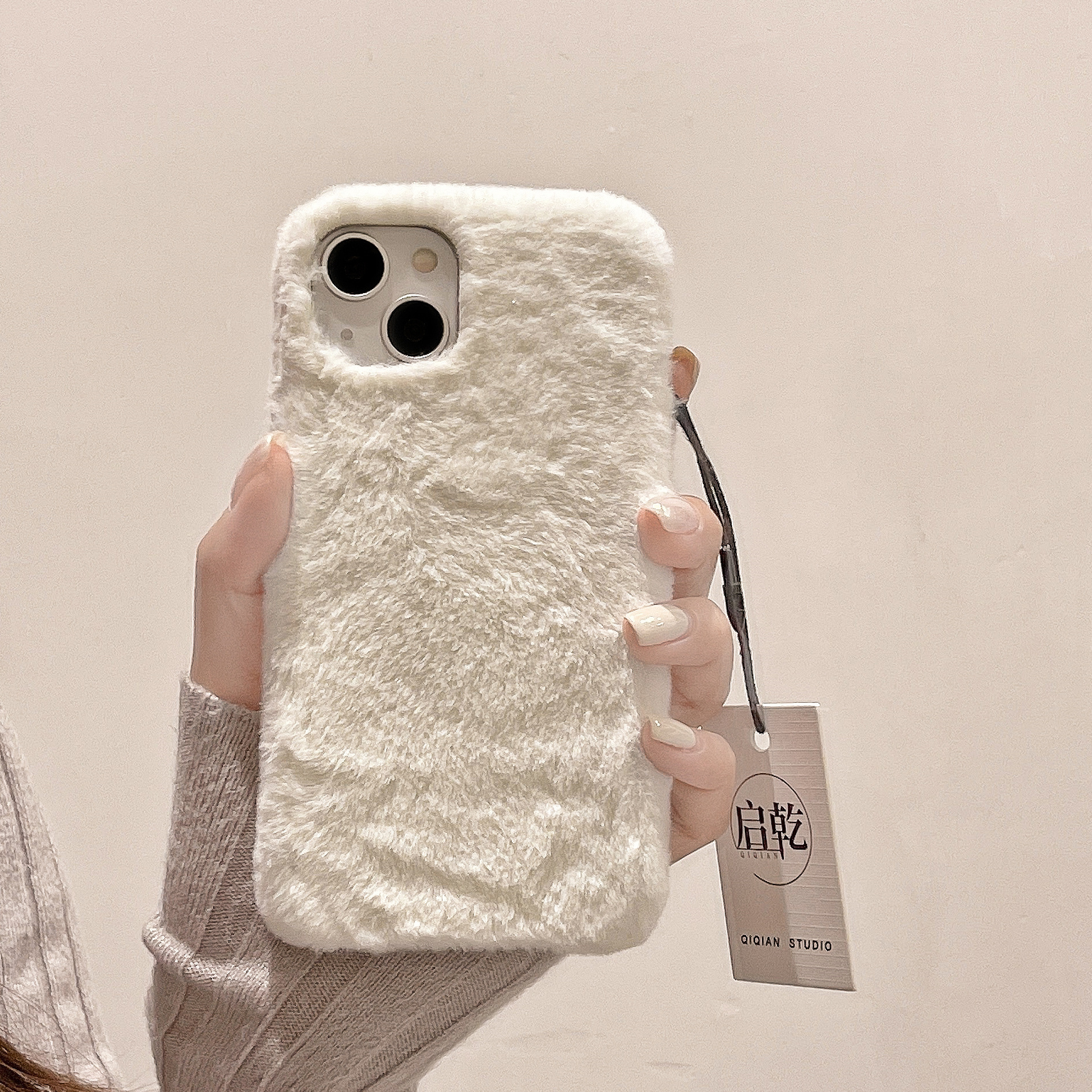 启乾 毛绒简约纯色iPhone15手机壳适用苹果14/13promax软壳12/11少女心xsmax新款xr粉色78plus绒布毛茸茸秋冬