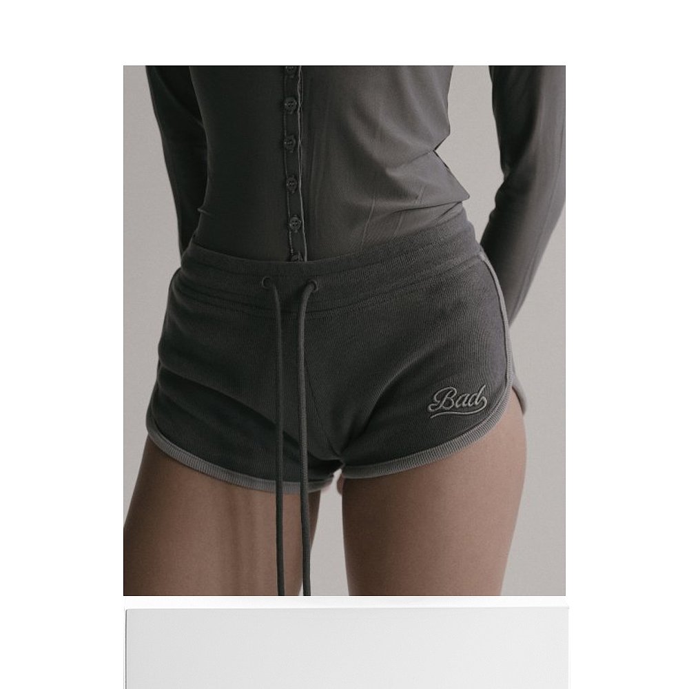 韩国直邮BADBLOOD 女士短裤Beyond Soft Dolphin Shorts – Charco - 图3