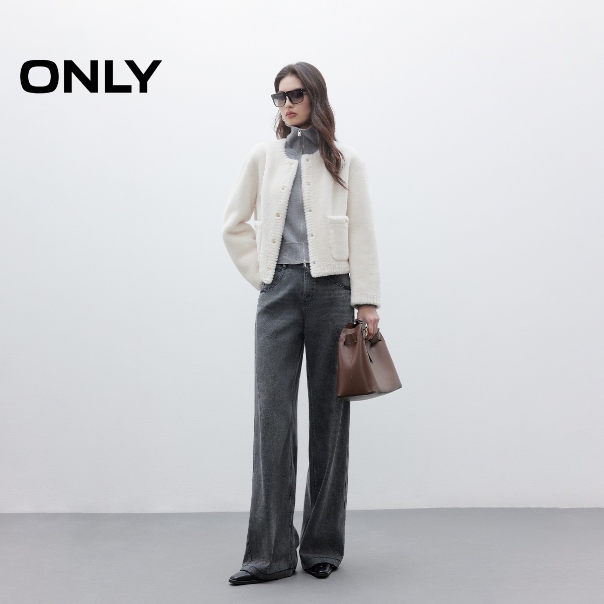 ONLY2025冬季新款甜美皮毛一体细腻短绒圆领微落肩保暖棉服女,淘宝优惠券,粉丝福利购,淘宝优惠卷