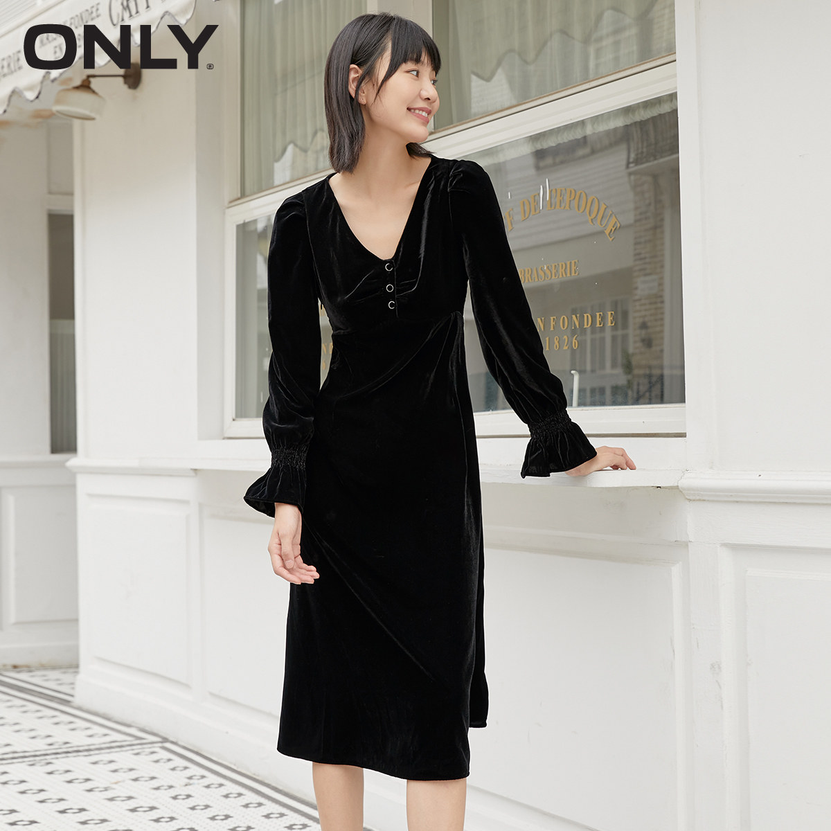 only奥莱秋季v领绒面气质连衣裙 ONLYoutlets店连衣裙