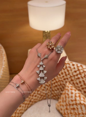 QIANYI仟意珠宝【奢华系列】镀18k金贵气极繁璀璨镶锆钻扇形项链