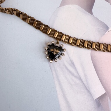 爱心黑色珐琅蜜蜂水钻项链女款轻奢小众高级感锁骨链颈链