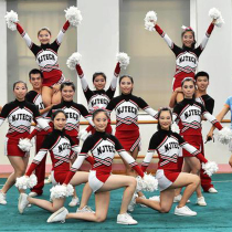 Les cheerleaders denfants Costume Cheerleader Uniformes pour les Jeux de lécole primaire et du milieu Les hommes et les femmes qui agissent à lextérieur de la compétition