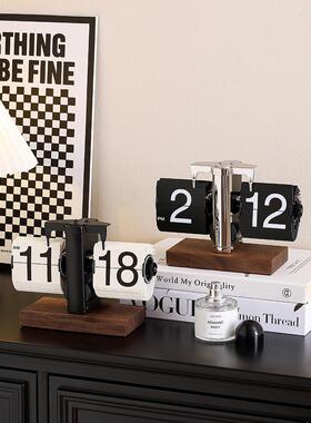 轻奢自动翻页时钟桌面摆件覆古机械数字钟表创意客厅装饰家居好物