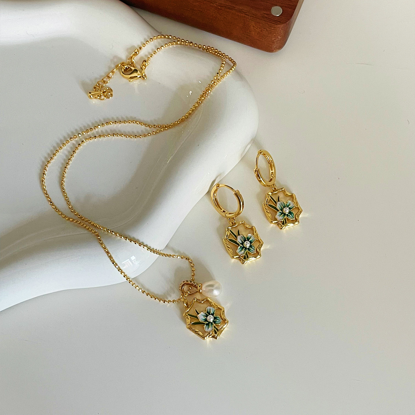 法式精致优雅金色花朵滴油珍珠耳环项链小众设计高级感耳饰饰品女,淘宝优惠券,粉丝福利购,淘宝优惠卷