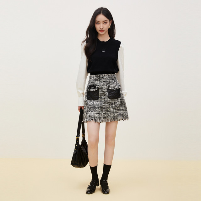 XG Snow Song Contrast Color Pocket Splicing Wool Skirt 2024 Winter New Style Tassel Edge High Waist A-Line Skirt for Women