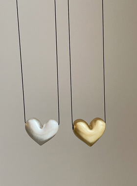 简约百搭拉丝爱心黑绳长款磁吸项链女高级感个性时尚颈链毛衣链