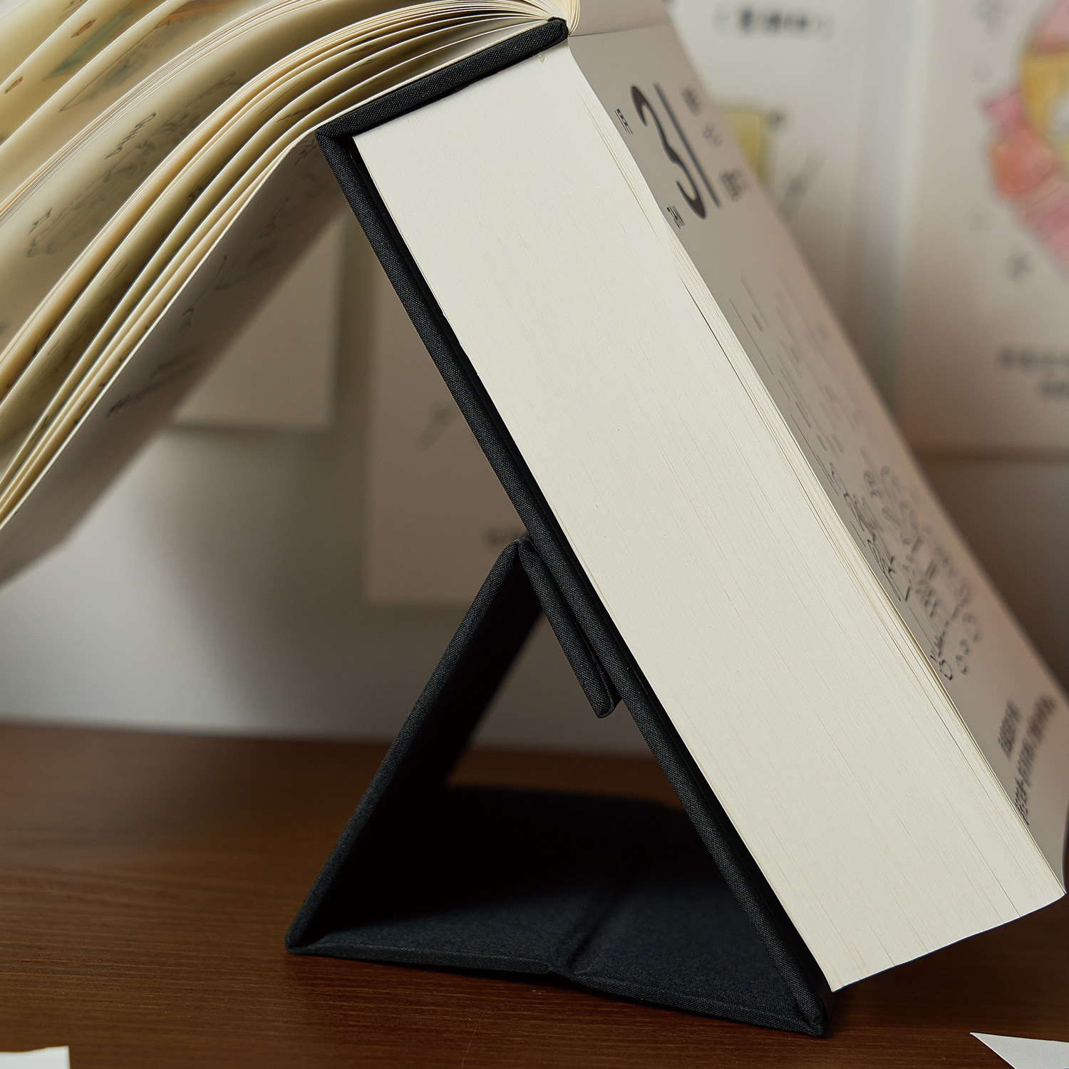 拾光日记2026年新款温暖治愈系涂鸦文案台历365天每日一页可DIY填色创意解压手绘插画日历办公桌面文艺摆件 - 图3