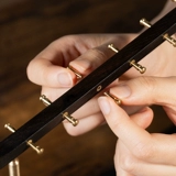 Qianlijiangshan ручка подвесная ручка держатель пера пурпурной сандаловой ручки держатель из твердой древесины простая креативная современная учебная комната четыре сокровища нового китайского студенческого орнамента Лидера -лидер отличные подарочные продукты