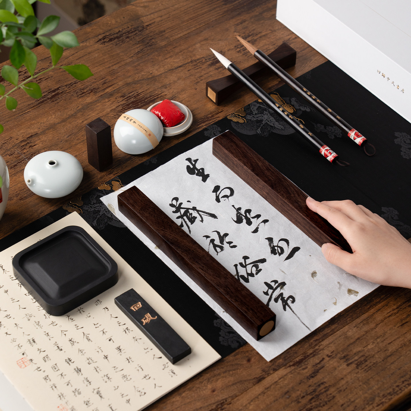 善琏湖笔 玄素集 文房四宝套装笔墨纸砚全套毛笔砚台镇纸墨条书法专用狼毫羊毫印章墨汁精品高档礼物定制礼盒 - 图2