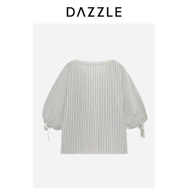 DAZZLE DAZZLE ຂະຫນາດນ້ອຍເທິງສີຂາວມີເສັ້ນດ່າງ