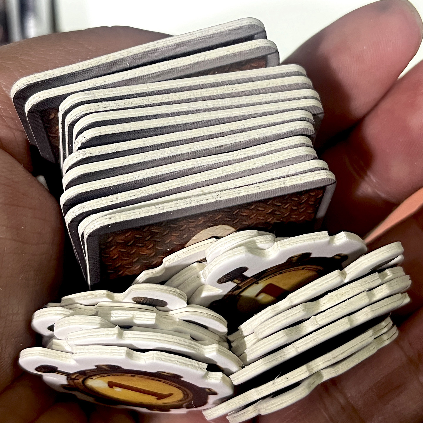 惊爆伦敦1+2危机进化 快节凑身份猜测推理欢乐嘴炮中度策略桌游 - 图2