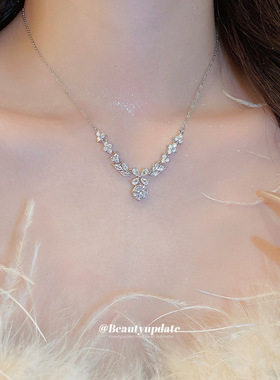 锆石圆形花朵吊坠项链个性冷淡风精致百搭锁骨链轻奢高级感项饰女