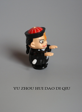 无聊了发条拧几下！僵尸走过来