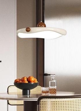 奶油风新款奶豆温馨浪漫房间灯护眼新款高级感卧房灯具卧室吸顶灯