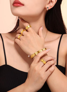 法式浮雕花朵手镯戒指套装