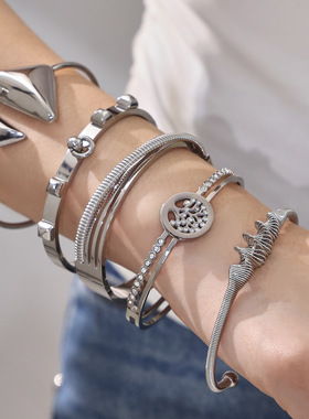 夸张生命树镶钻不锈钢三角形光面