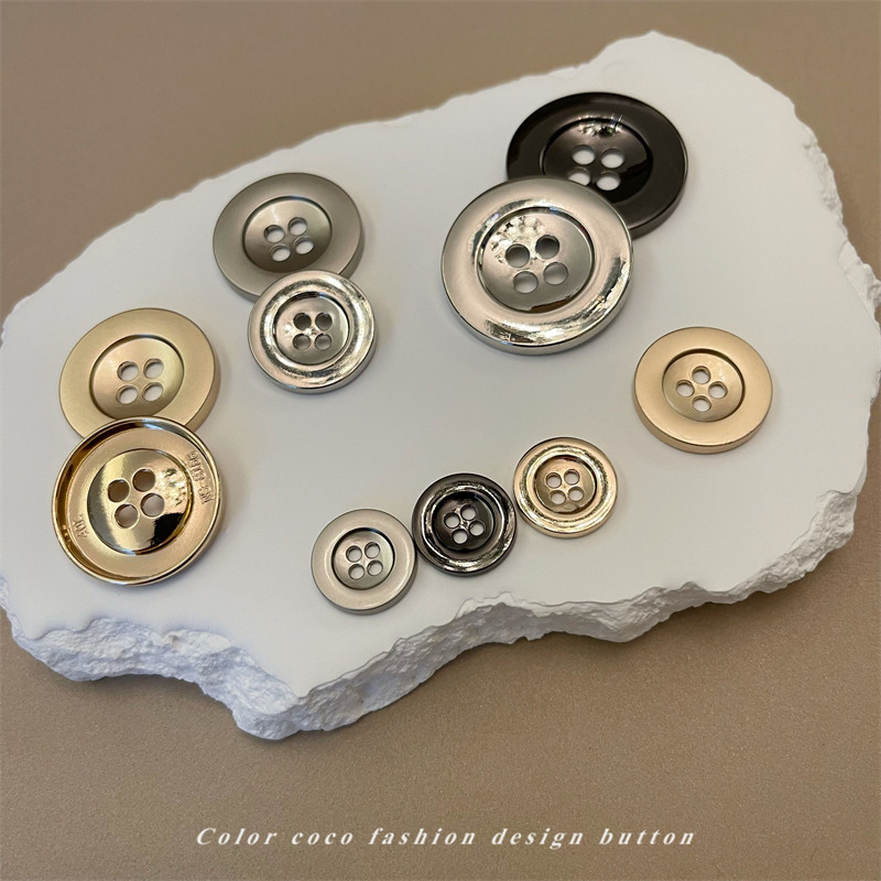 经典复古圆形宽边四眼金属纽扣百搭衣服装饰扣子服装辅料服饰配件,淘宝优惠券,粉丝福利购,淘宝优惠卷