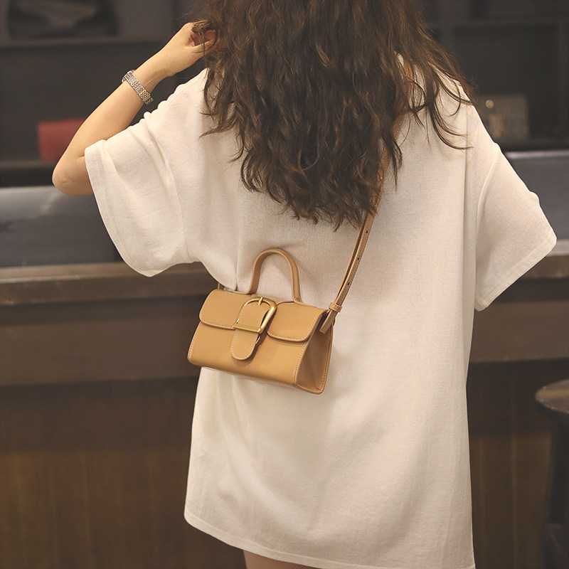 法国小众女2022新款潮百搭真皮包包 名雅娜女士包袋