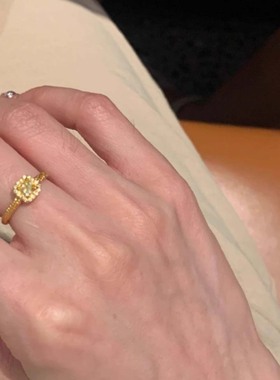 金色小方糖戒指简约轻奢高级感