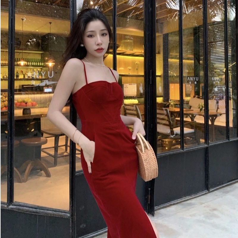 港风复古红色丝绒吊带秋冬连衣裙 欧汐沫连衣裙
