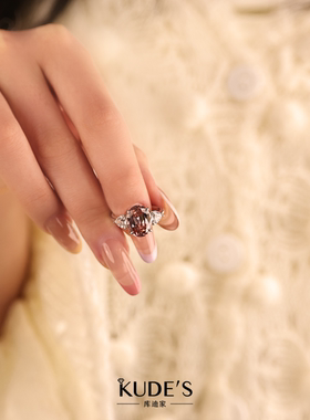 库迪家椭圆三石镶钻彩宝女戒